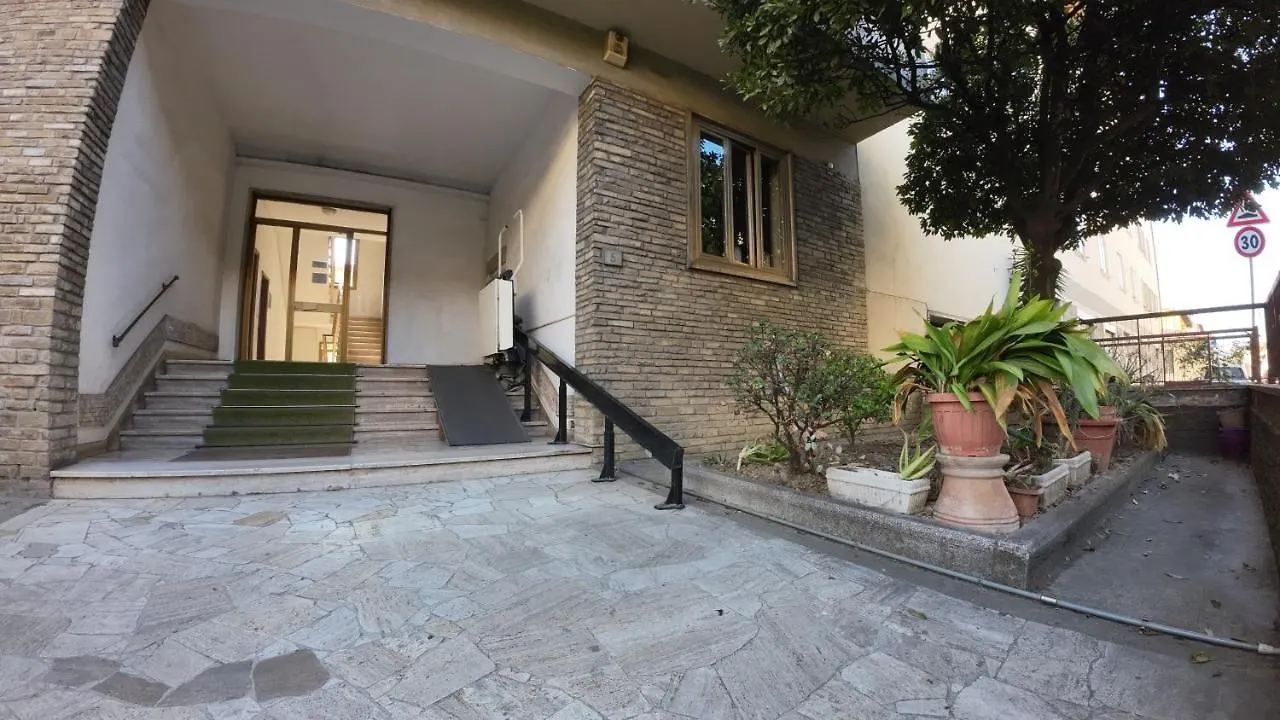 Appartamento Urban Center II Easy Parking Near Tram Firenze 0*,  Italia
